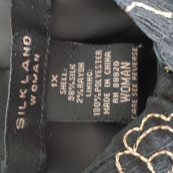 Silkland Woman western style black w/gold thread design, metal buttons, 2 pocket - Picture 2 of 4